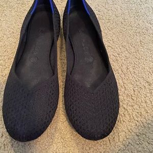 Rothy’s black flats